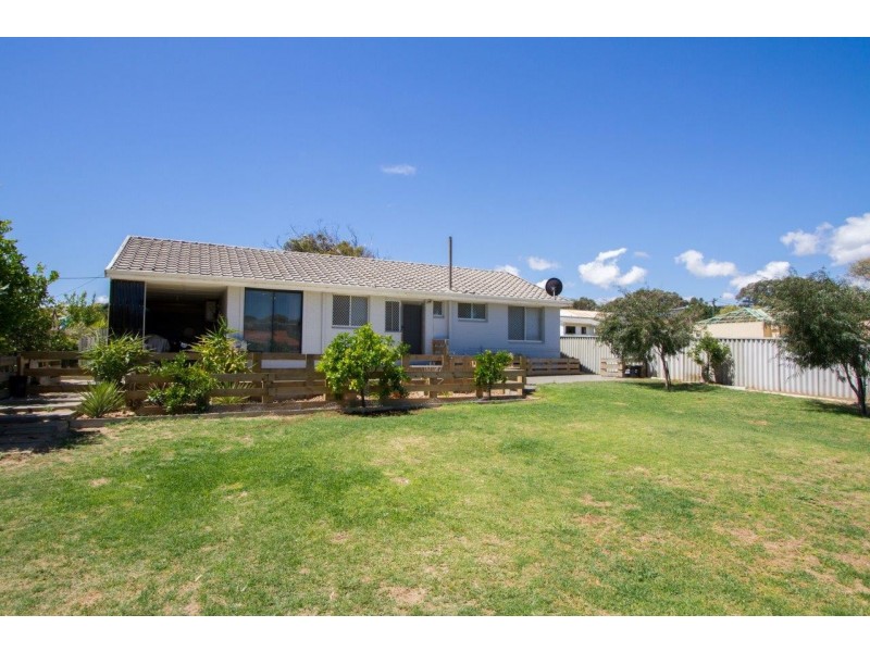 15 Houtman Street, Wonthella WA 6530