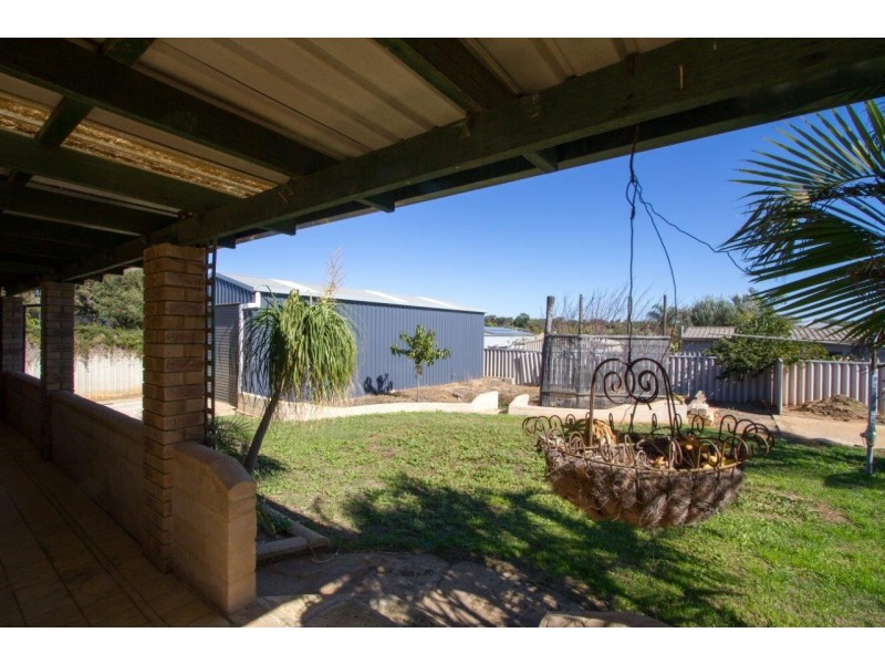 14 Broadfield Close, Utakarra WA 6530