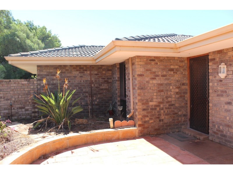 27 Kultown Drive, Waggrakine WA 6530