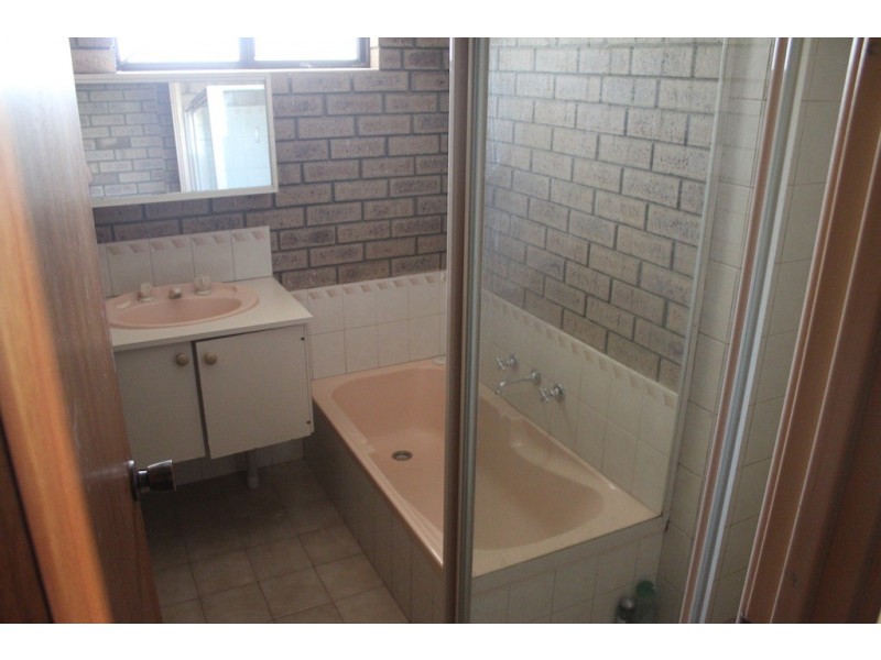 27 Kultown Drive, Waggrakine WA 6530