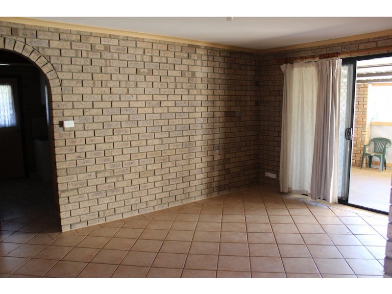 27 Kultown Drive, Waggrakine WA 6530