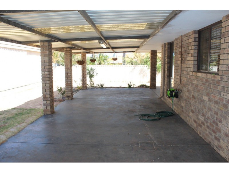 27 Kultown Drive, Waggrakine WA 6530