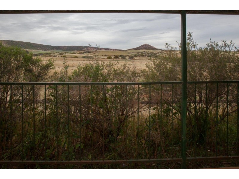 128 White Peak Road, White Peak WA 6532