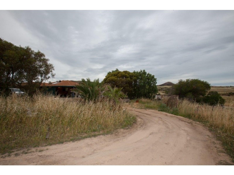 128 White Peak Road, White Peak WA 6532