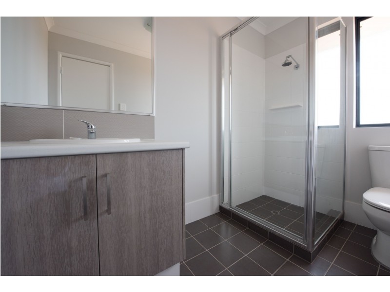 15 Andrew Lane, Waggrakine WA 6530