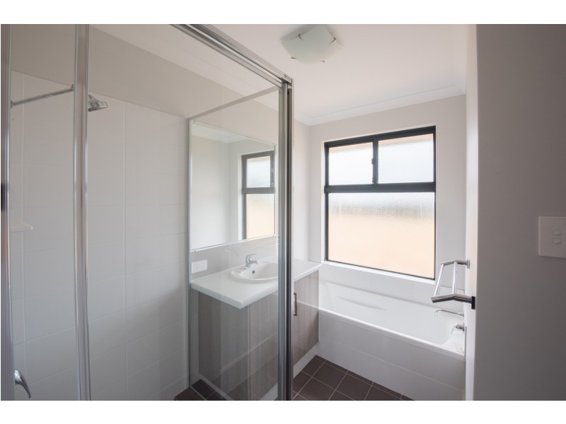 15 Andrew Lane, Waggrakine WA 6530