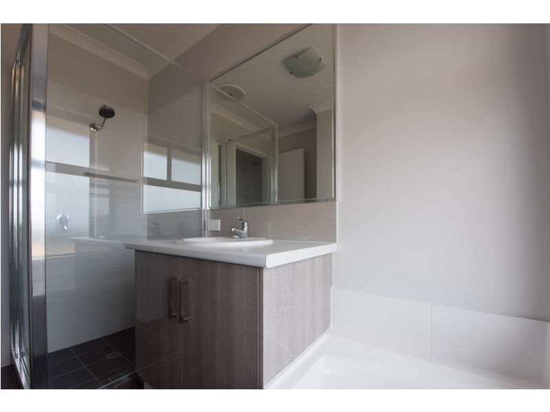 15 Andrew Lane, Waggrakine WA 6530