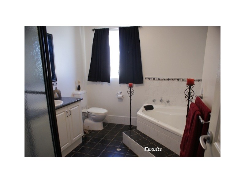 6 Angler Parade, Drummond Cove WA 6532