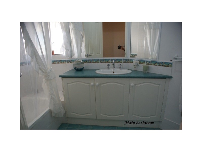 6 Angler Parade, Drummond Cove WA 6532