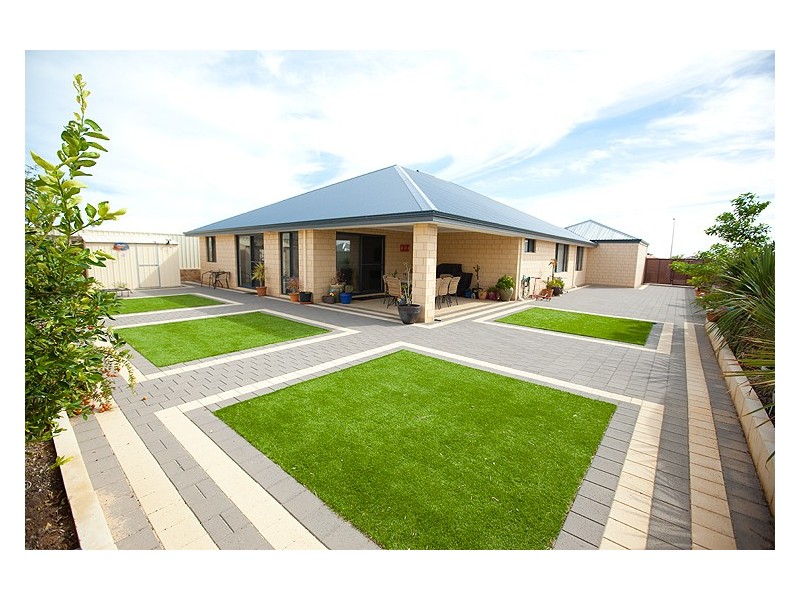 10 Piave Street, Wandina WA 6530