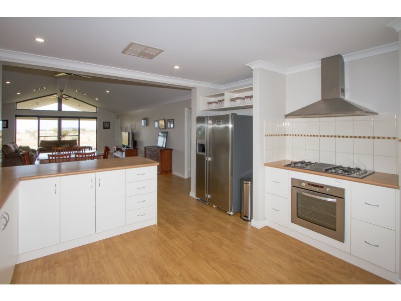 144 Wittenoom Circle, White Peak WA 6532