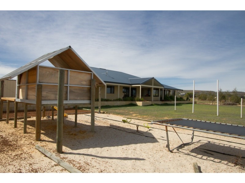 144 Wittenoom Circle, White Peak WA 6532