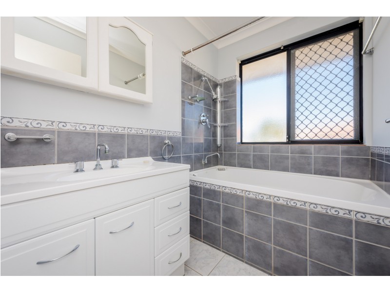 236 Chapman Valley Road, Waggrakine WA 6530