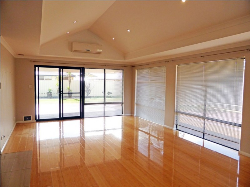 43 Reg Percy Street, Wandina WA 6530