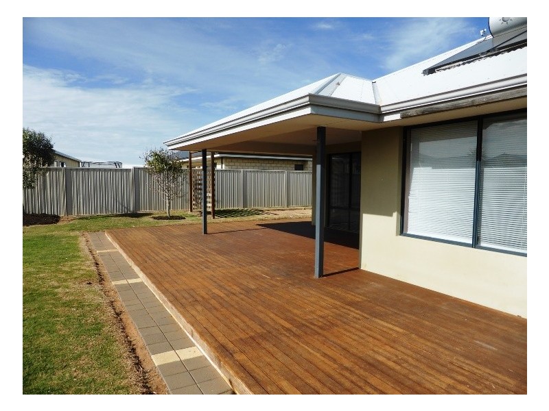 43 Reg Percy Street, Wandina WA 6530