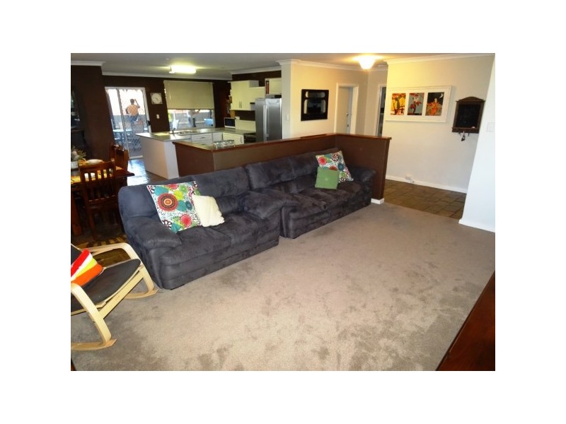 228 Third Street, Wonthella WA 6530