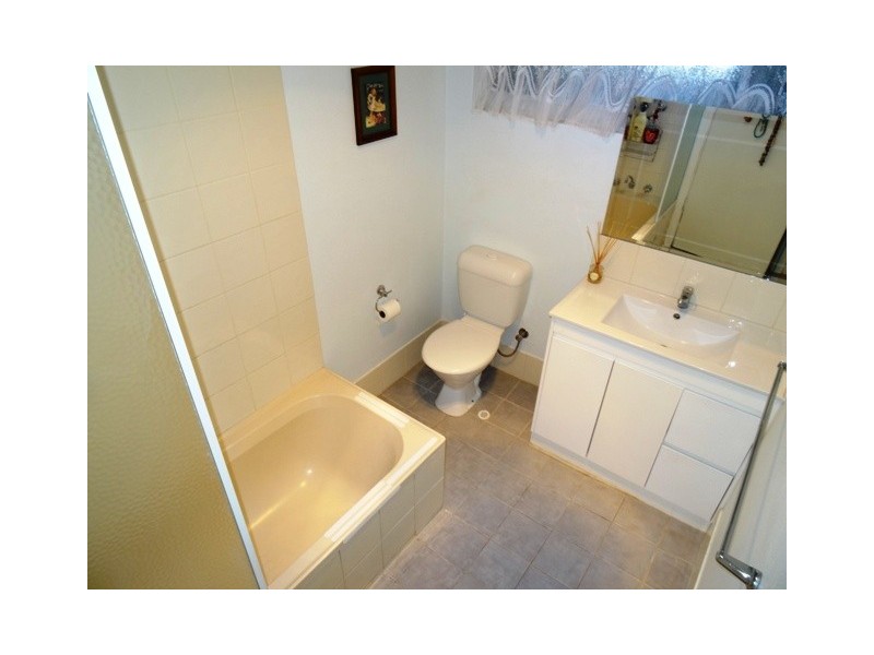 228 Third Street, Wonthella WA 6530