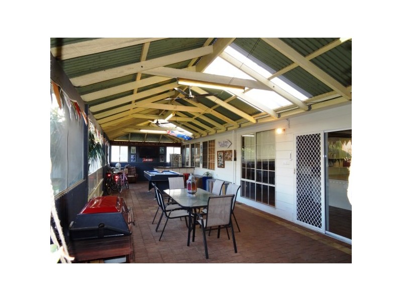 228 Third Street, Wonthella WA 6530