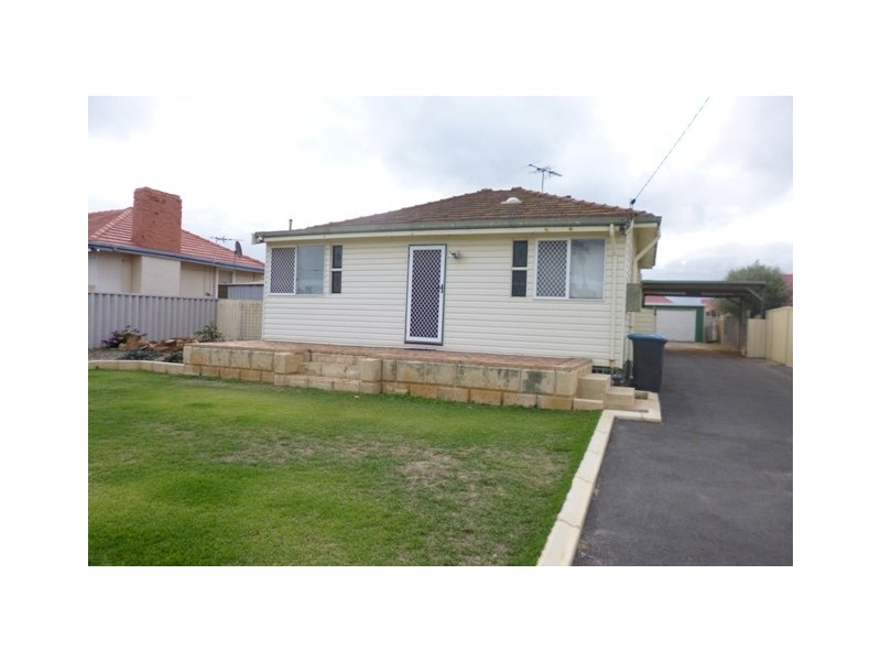 41 Whitfield Street, Beachlands WA 6530