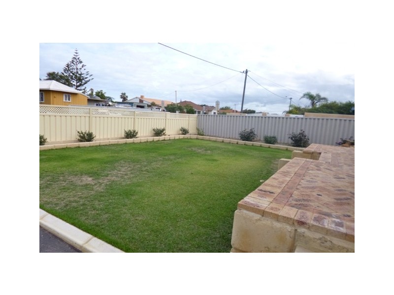 41 Whitfield Street, Beachlands WA 6530