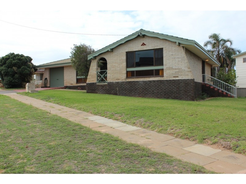 2 Thomas Avenue, Geraldton WA 6530