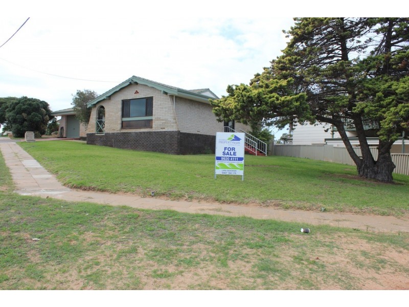 2 Thomas Avenue, Geraldton WA 6530