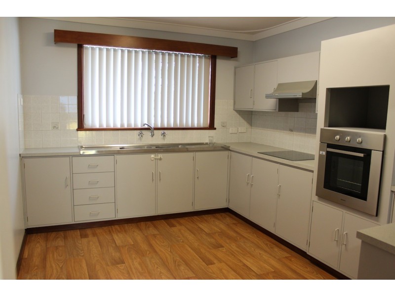 2 Thomas Avenue, Geraldton WA 6530