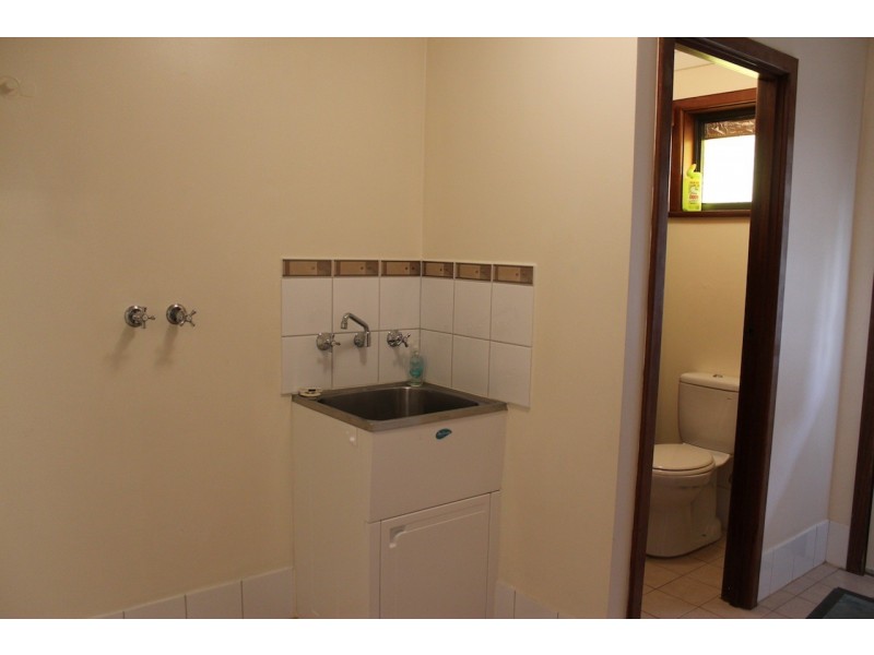 2 Thomas Avenue, Geraldton WA 6530