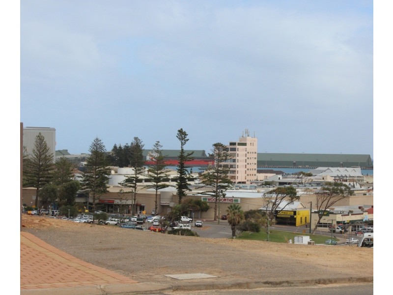 2 Thomas Avenue, Geraldton WA 6530