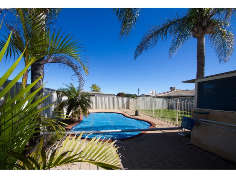 8 Buckingham Street, Mount Tarcoola WA 6530