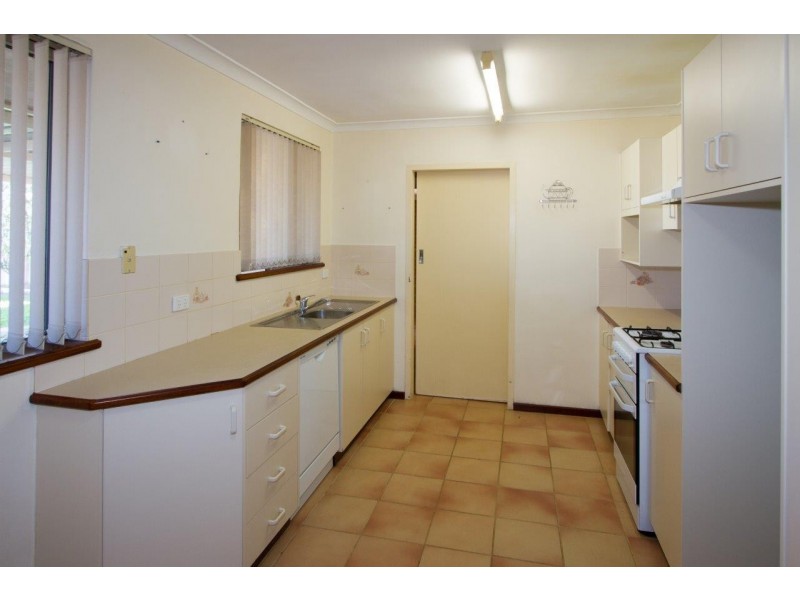 8 Buckingham Street, Mount Tarcoola WA 6530