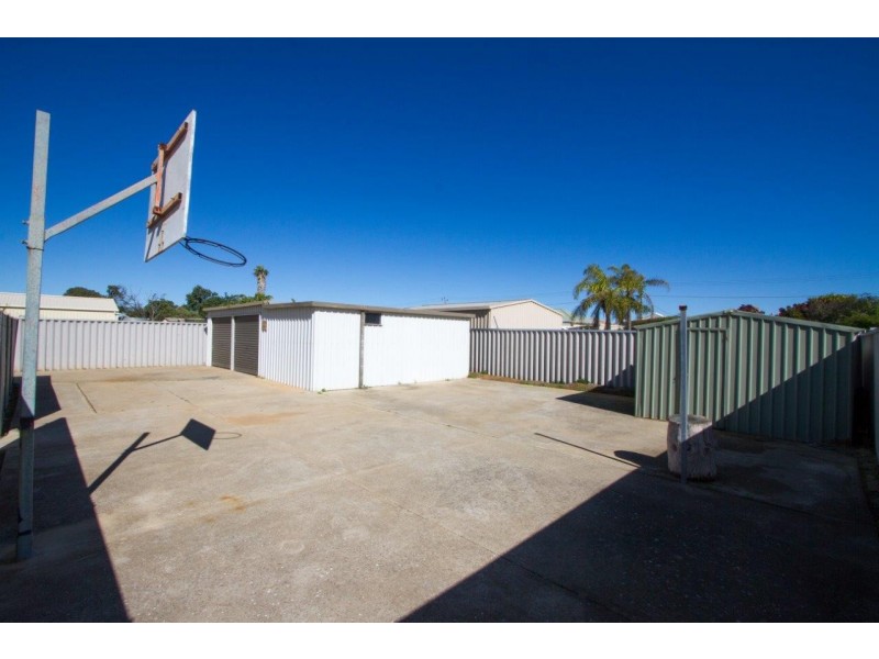 8 Buckingham Street, Mount Tarcoola WA 6530