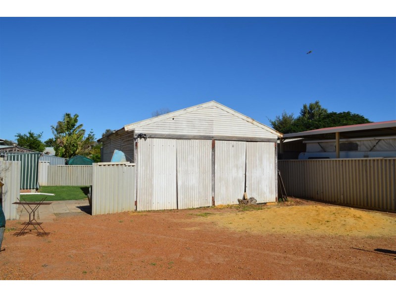 6 Fuller Street, Bluff Point WA 6530