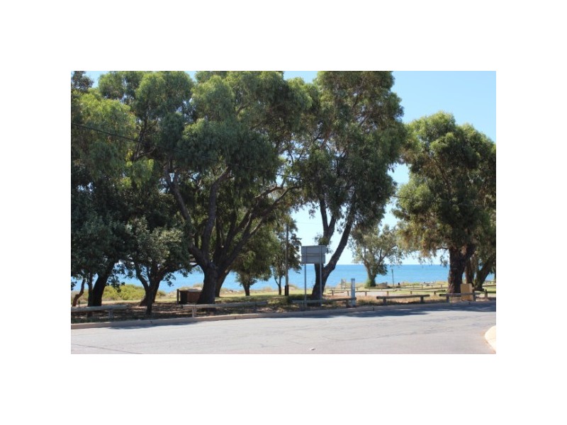 319 Chapman Road, Bluff Point WA 6530