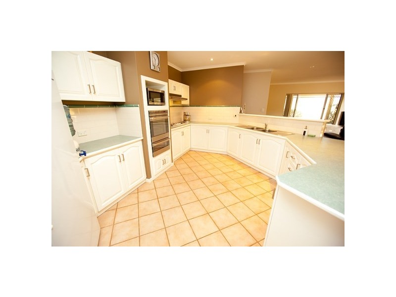 6 Darwinia Close, Strathalbyn WA 6530