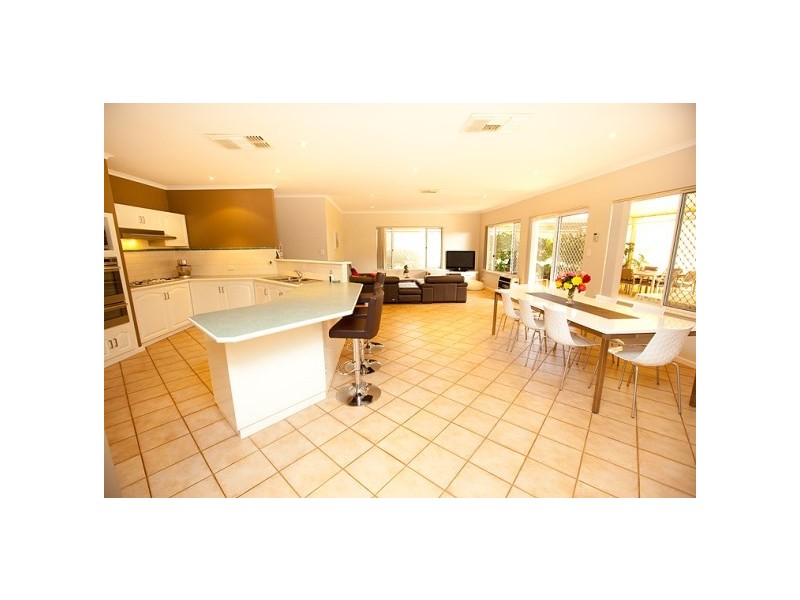 6 Darwinia Close, Strathalbyn WA 6530