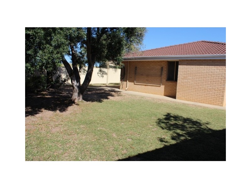 11 Wilton Close, Mount Tarcoola WA 6530