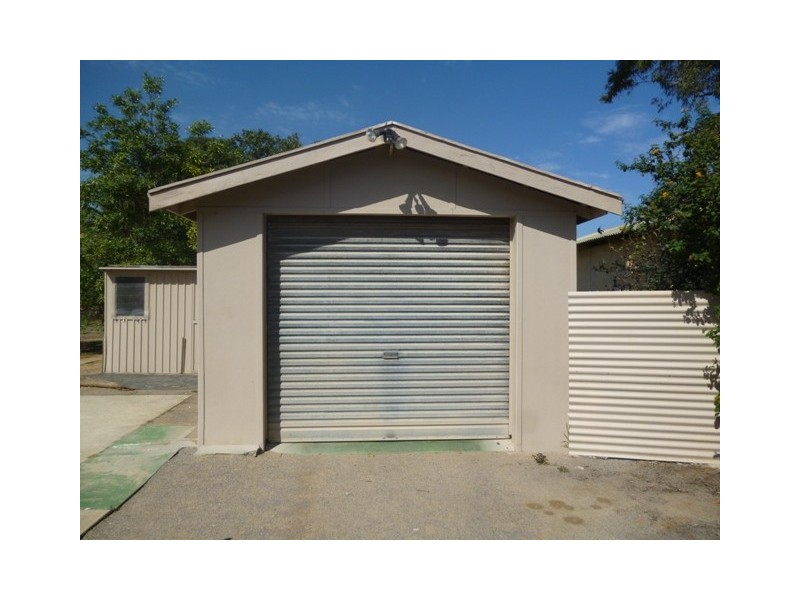 208 Fifth Street, Wonthella WA 6530