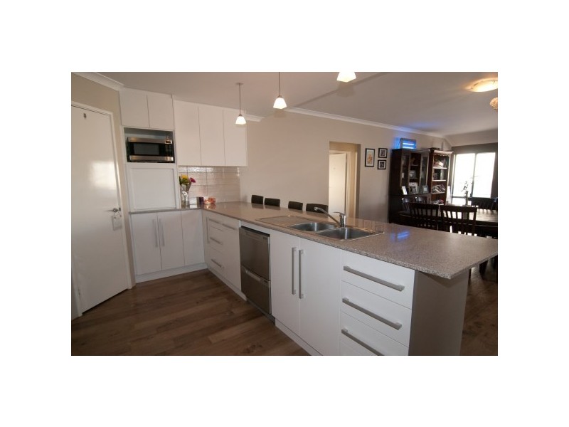 15 Brittania Parade, Wandina WA 6530