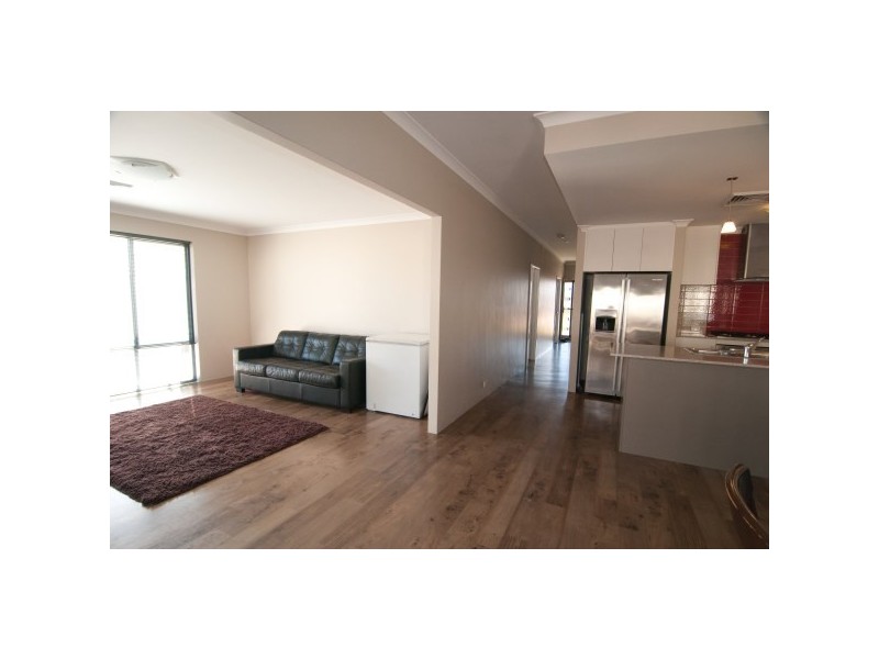 15 Brittania Parade, Wandina WA 6530