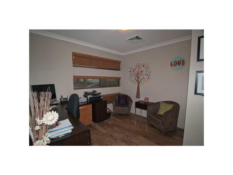 15 Brittania Parade, Wandina WA 6530