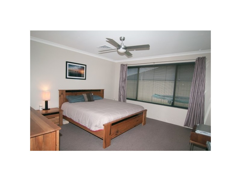 15 Brittania Parade, Wandina WA 6530