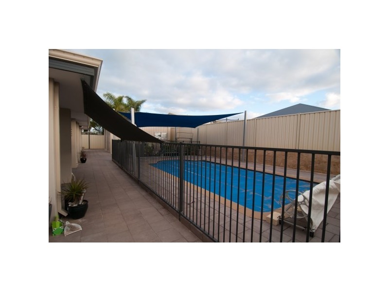 15 Brittania Parade, Wandina WA 6530