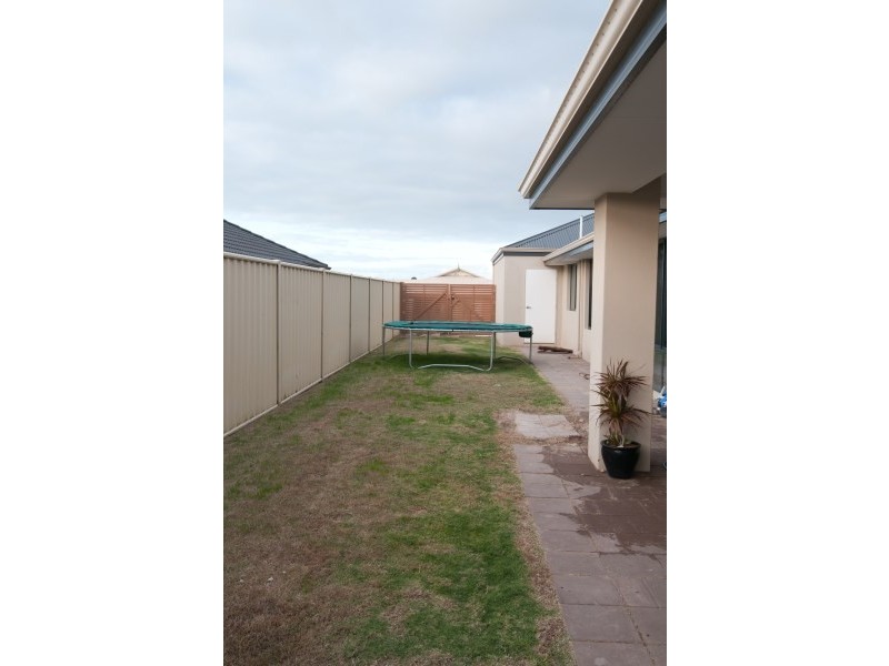 15 Brittania Parade, Wandina WA 6530