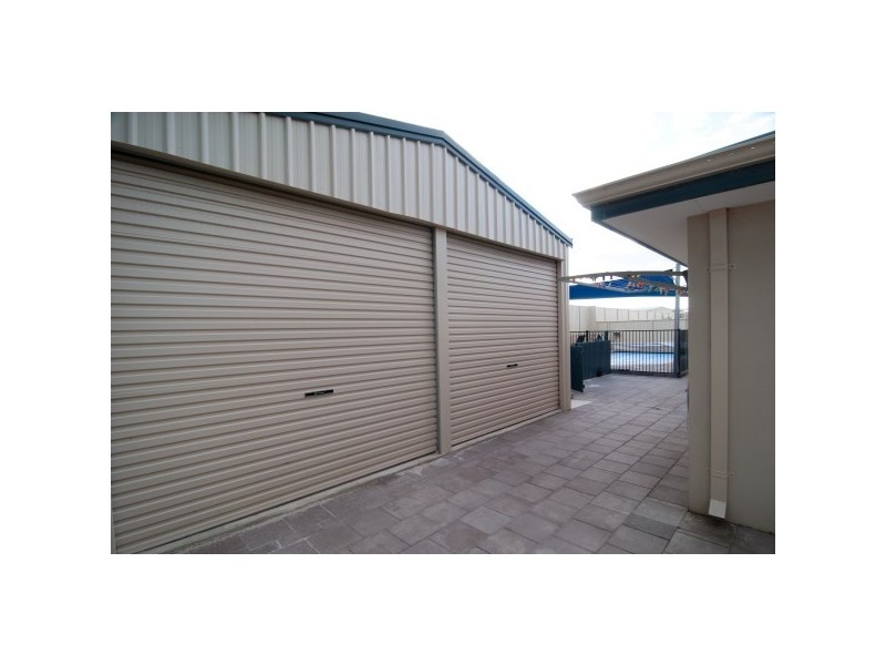 15 Brittania Parade, Wandina WA 6530