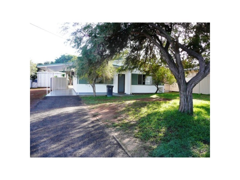 211 Fourth Street, Wonthella WA 6530