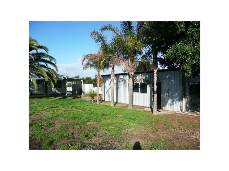 211 Fourth Street, Wonthella WA 6530