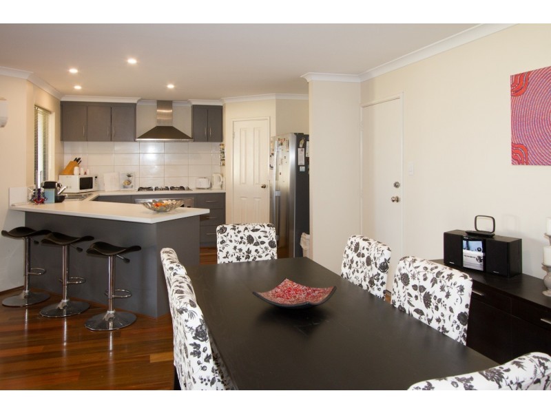 24 Reef Boulevard, Drummond Cove WA 6532