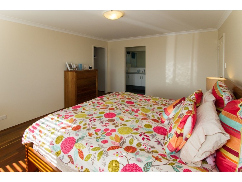 24 Reef Boulevard, Drummond Cove WA 6532