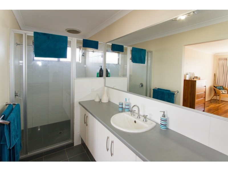 24 Reef Boulevard, Drummond Cove WA 6532